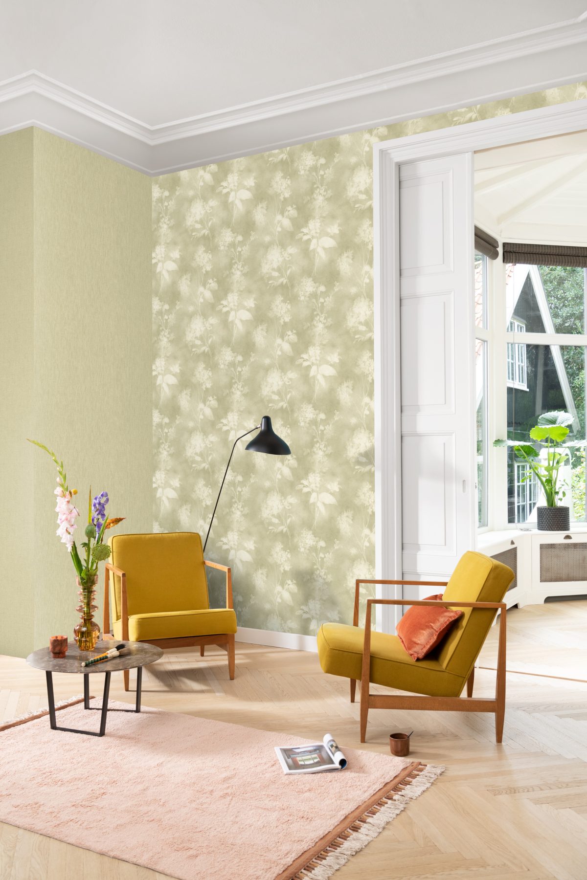 Papel mural non-woven lavable para interiores instalado en estar