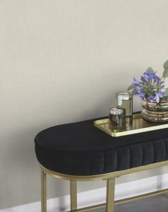 Papel mural non-woven lavable para interiores instalado en ambiente general, hall con arrimo