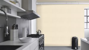 Papel mural non-woven lavable para interiores instalado en cocina abierta