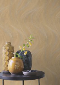 Papel mural non-woven lavable para interiores instalado en ambiente general, hall con mesa lateral