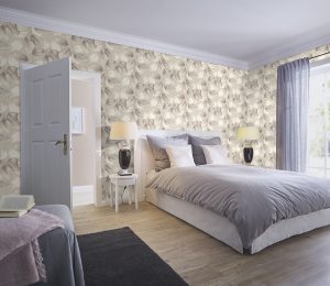 Papel mural non-woven lavable para interiores instalado en dormitorio