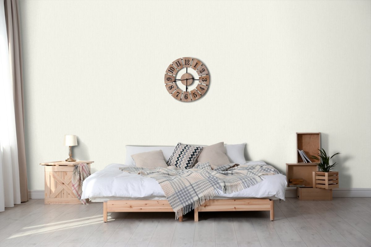 Papel mural non-woven lavable para interiores instalado en dormitorio