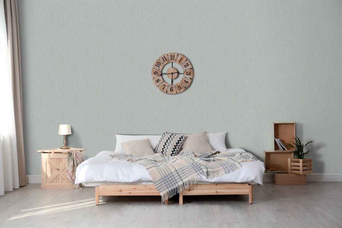 Papel mural non-woven lavable para interiores instalado en dormitorio