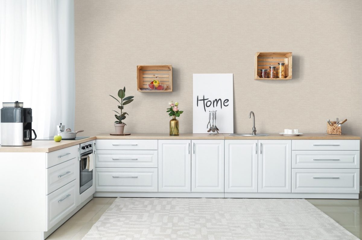 Papel mural non-woven lavable para interiores instalado en cocina abierta