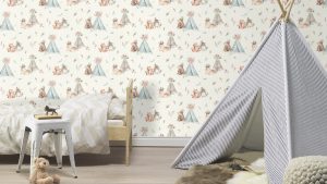Papel mural infantil non-woven lavable con diseños de animales del bosque, como zorros, osos, ciervos y búhos y carpas de niños