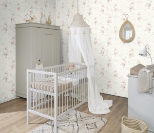 Papel mural infantil non-woven lavable con diseño de conejitas y tutus bailando Ballet instalado en dormitorio de niña