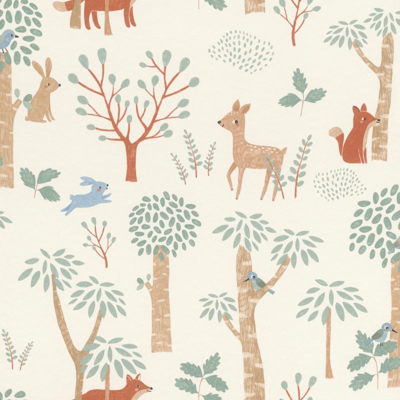 Papel mural infantil non-woven lavable con diseño de animales dibujados como ciervos, liebres, zorros y pájaros, escondidos entre árboles y arbustos estilizados.